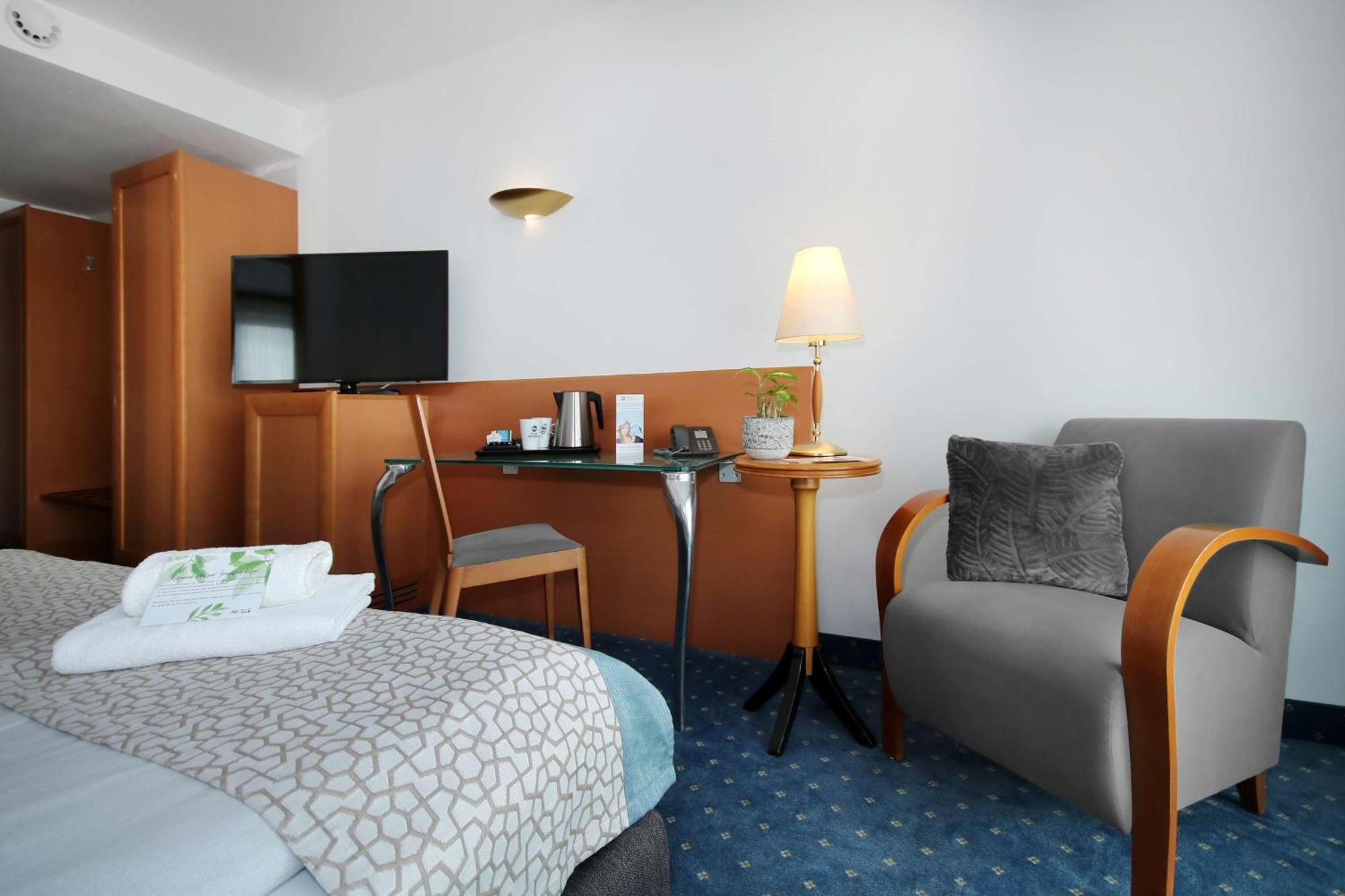 Best Western Hotel Halle-Merseburg Bagian luar foto